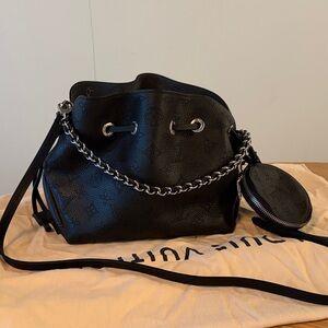 Louis Vuitton Bella bucket bag perfect condition